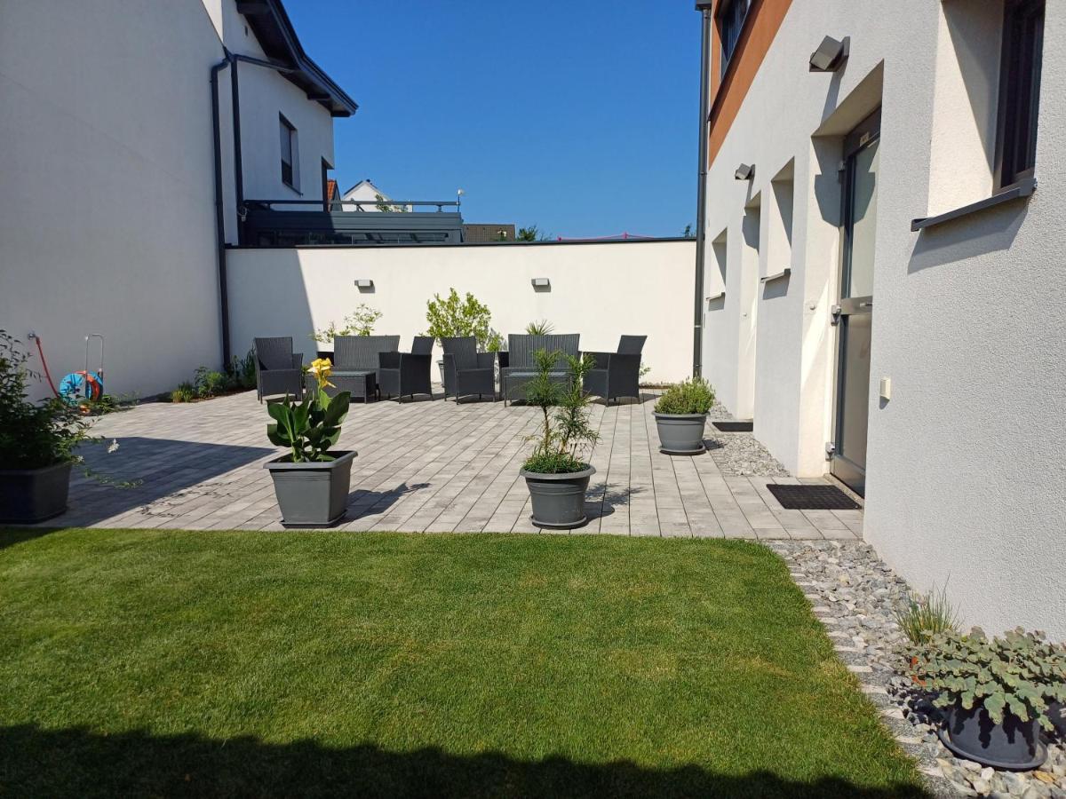 Penthouse Griemann 2 Fuer Max 4 Personen Mit Eigener Grosser Dachterrasse Zum Relaxen! Illmitz Exterior photo