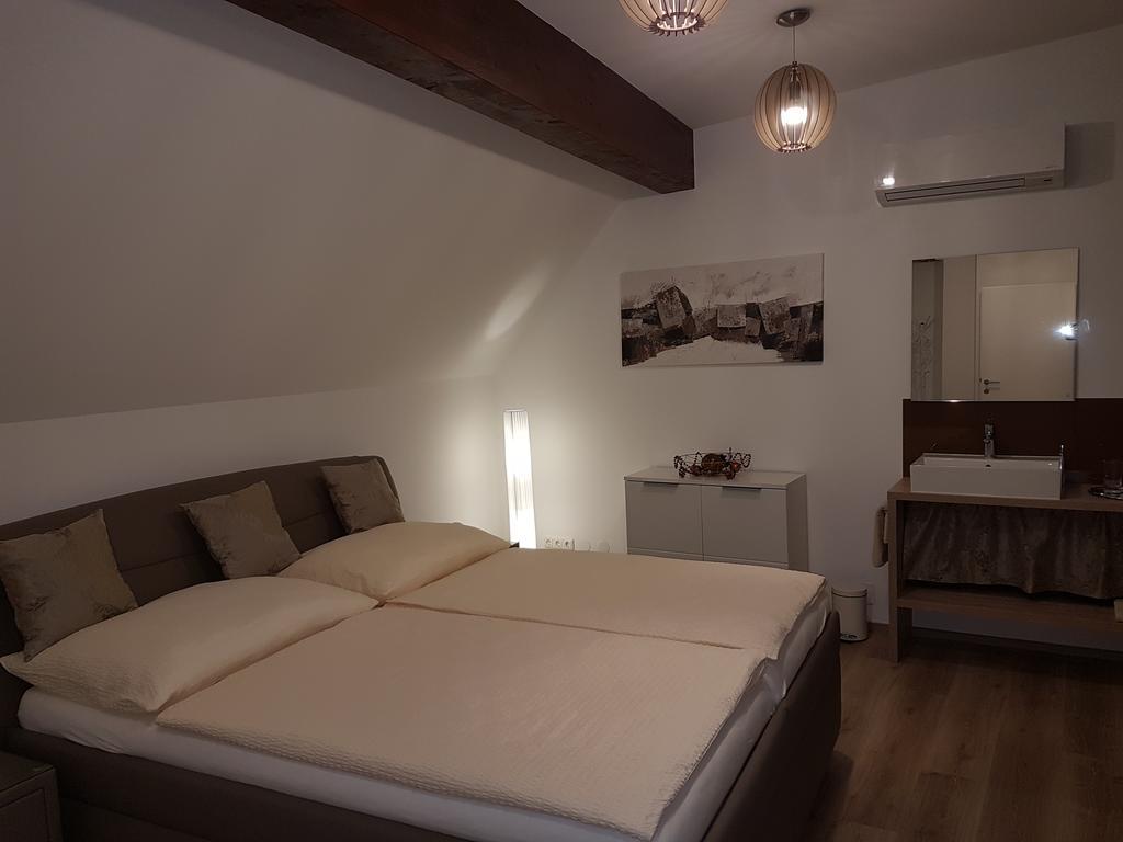 Penthouse Griemann 2 Fuer Max 4 Personen Mit Eigener Grosser Dachterrasse Zum Relaxen! Illmitz Exterior photo